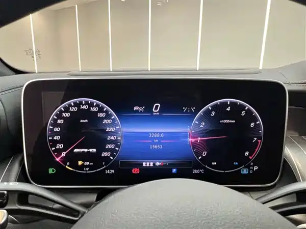 Mercedes-Benz GLC AMG 2024, фото 12