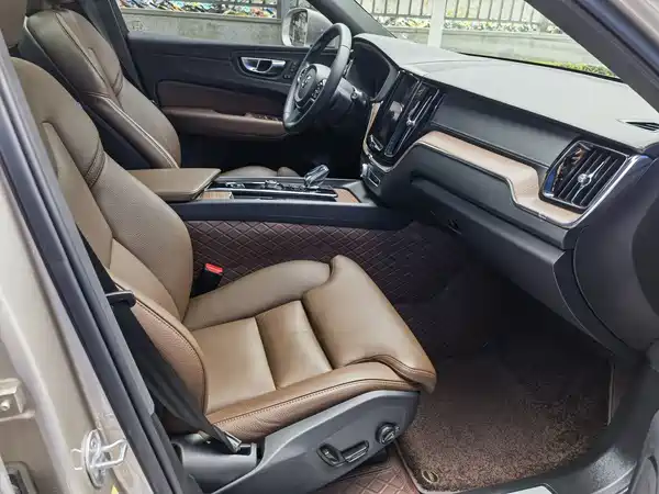 Volvo XC60 PHEV 2024, фото 22