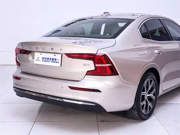 Volvo S60 2023, фото 8