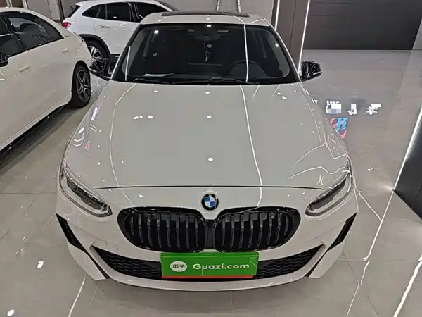 BMW 1 Series 2021, фото 2