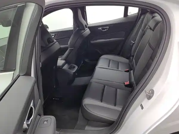 Volvo S60 2025, фото 15
