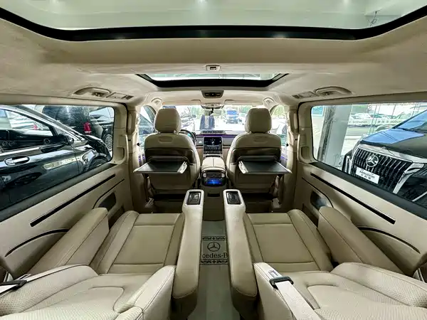 Mercedes-Benz V-Class 2022, фото 11