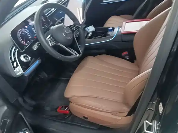 Mercedes-Benz E-Class PHEV 2024, фото 15
