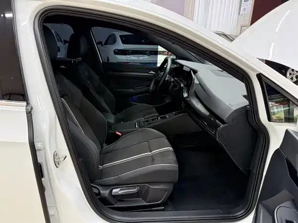 Volkswagen Golf 2023, фото 21