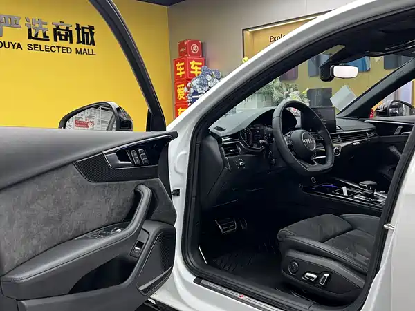 Audi A4L 2024, фото 4
