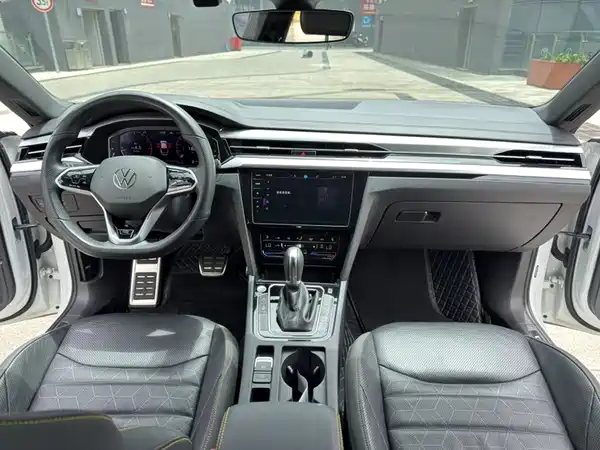 Volkswagen Passat CC 2024, фото 14