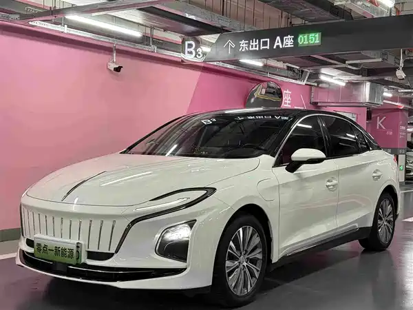 Hongqi E-QM5 2022
