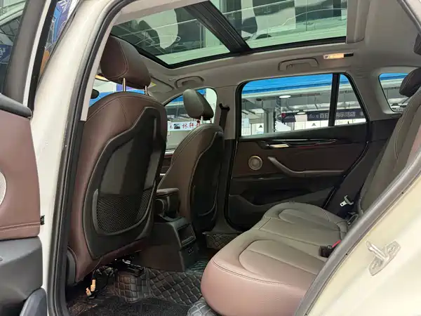 BMW X1 2022, фото 18