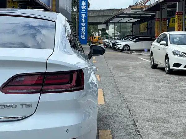 Volkswagen Passat CC 2023, фото 16