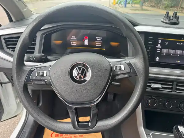 Volkswagen Polo 2023, фото 5