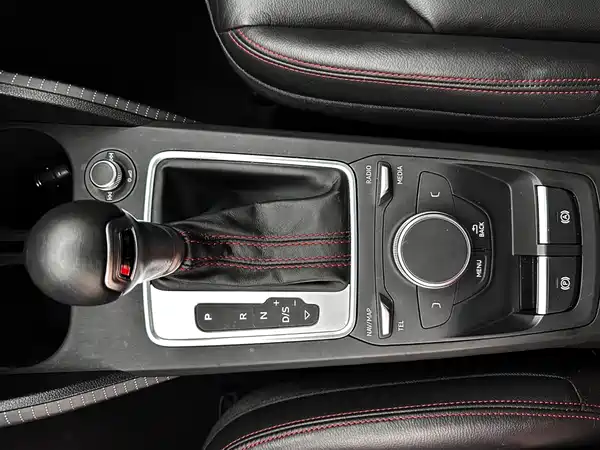 Audi Q2L 2022, фото 19
