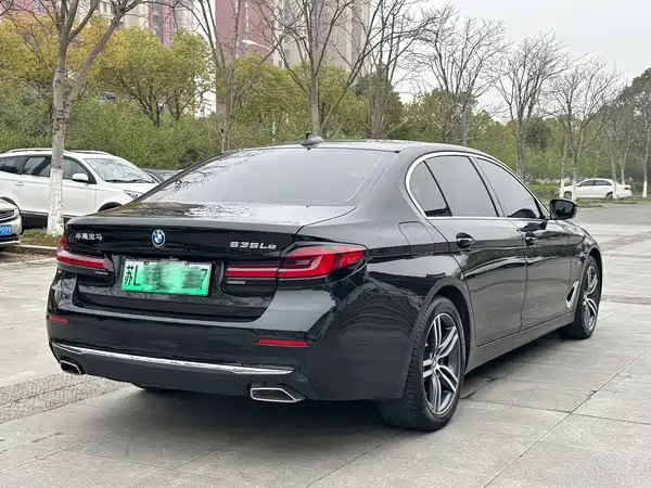 BMW 5 Series PHEV 2022, фото 5