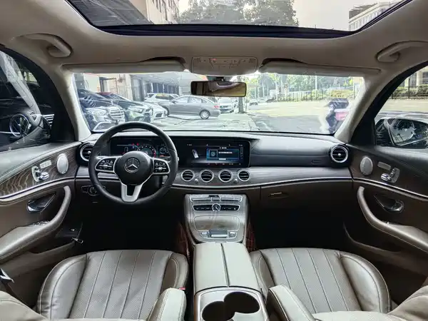Mercedes-Benz E-Class 2022, фото 9