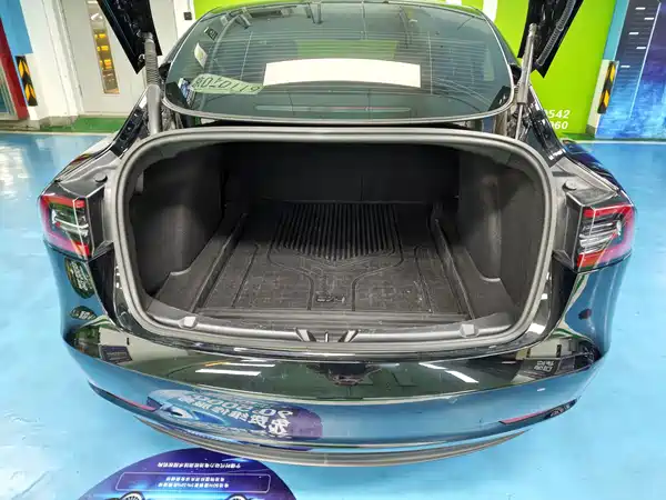Tesla Model 3 2022, фото 17