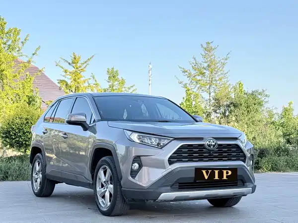 Toyota RAV4 2022, фото 3