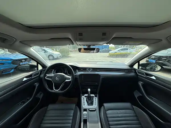 Volkswagen Magotan 2023, фото 10