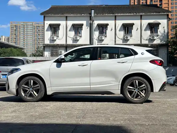 BMW X2 2021, фото 23