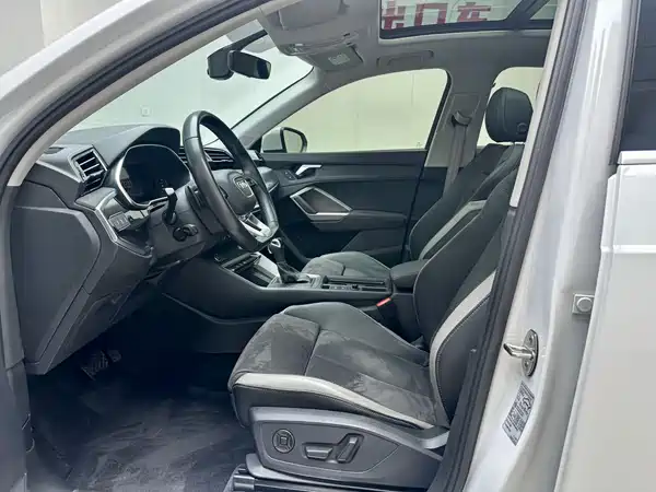 Audi Q3 2023, фото 4
