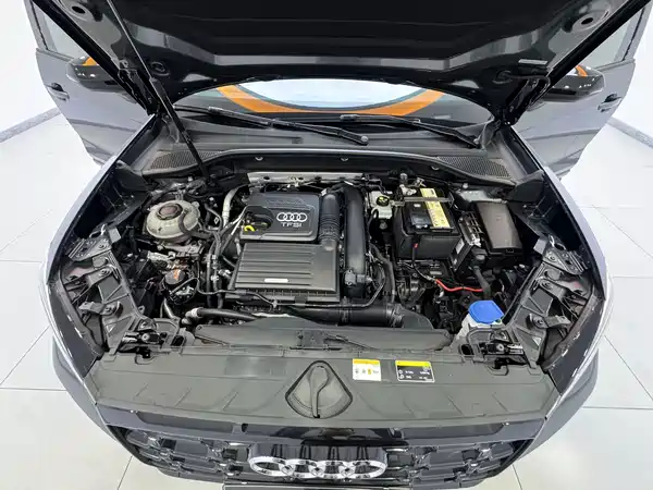 Audi Q2L 2022, фото 8