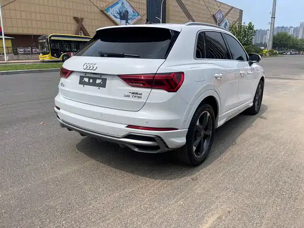 Audi Q3 2022, фото 4