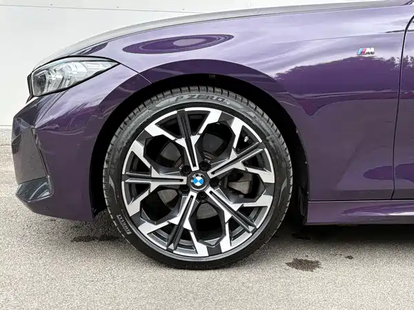 BMW 3 Series 2025, фото 3