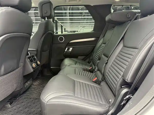 Land Rover Discovery 2024, фото 7