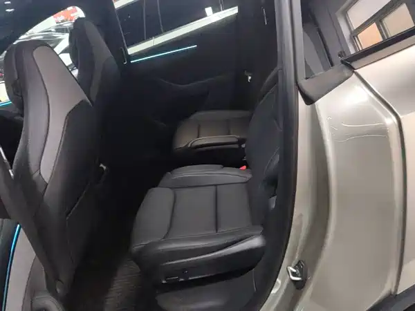 Tesla Model Y L 2025, фото 13