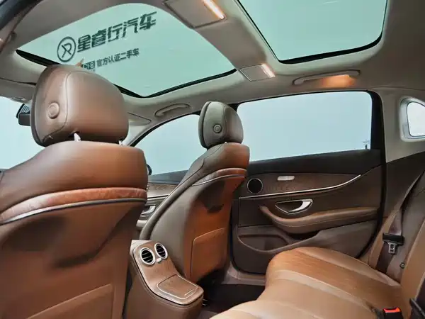 Mercedes-Benz E-Class PHEV 2022, фото 17