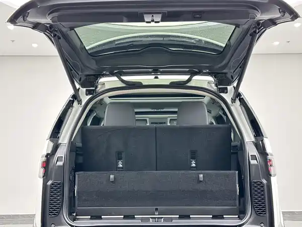 Land Rover Discovery 2021, фото 23