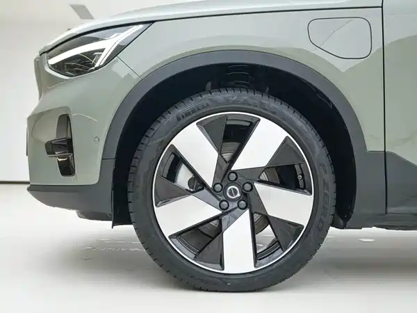 Volvo C40 2022, фото 15