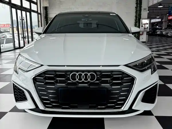 Audi A3 2022, фото 2