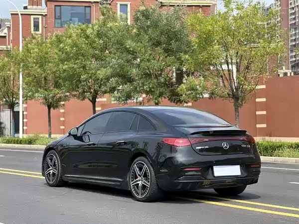 Mercedes-Benz EQE AMG 2023, фото 8