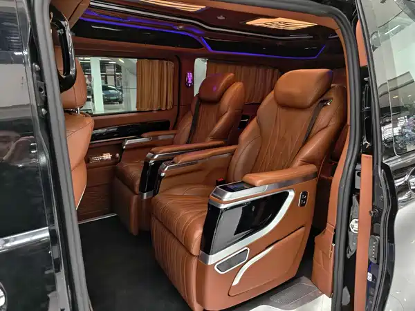 Mercedes-Benz Vito 2023, фото 10