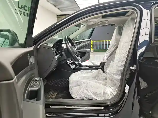 Volkswagen Passat 2022, фото 11