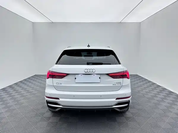 Audi Q3 2022, фото 5