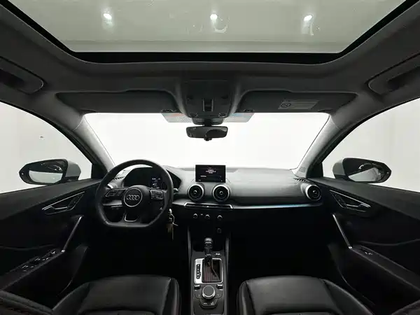 Audi Q2L 2022, фото 16