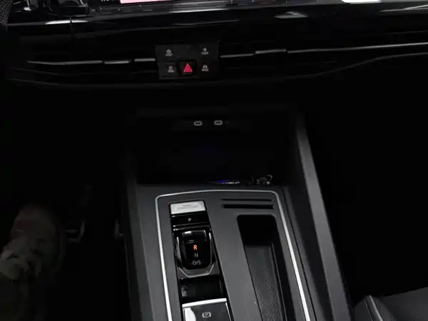 Volkswagen Golf 2023, фото 12
