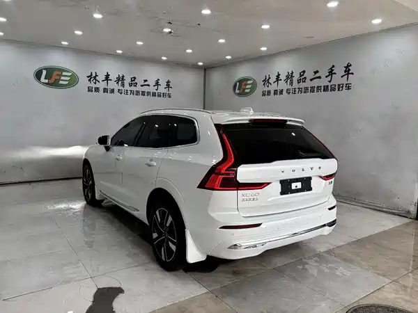 Volvo XC60 2026, фото 6