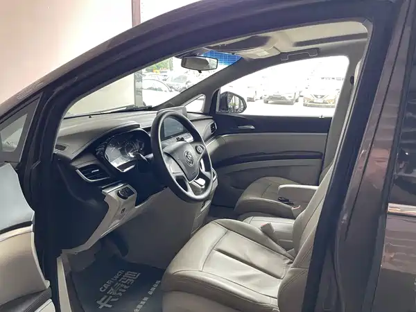 Buick GL8 2022, фото 13
