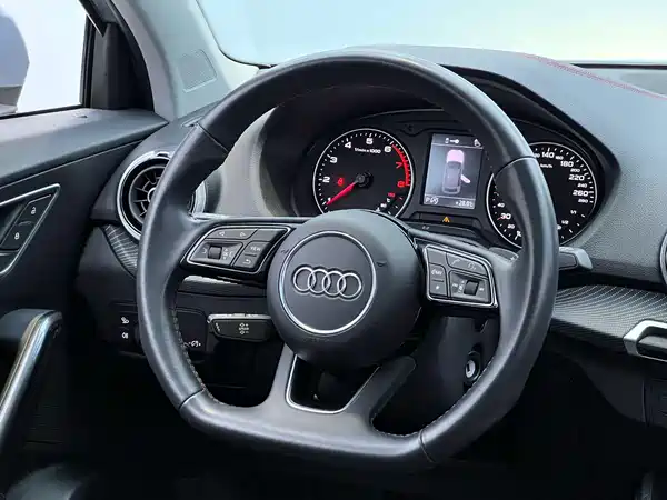 Audi Q2L 2022, фото 23