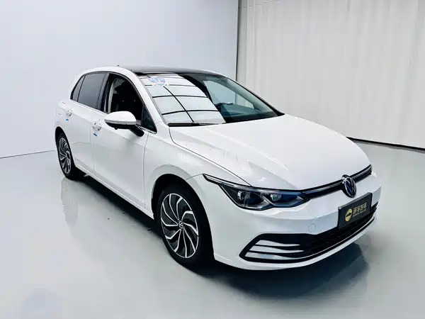 Volkswagen Golf 2023, фото 3