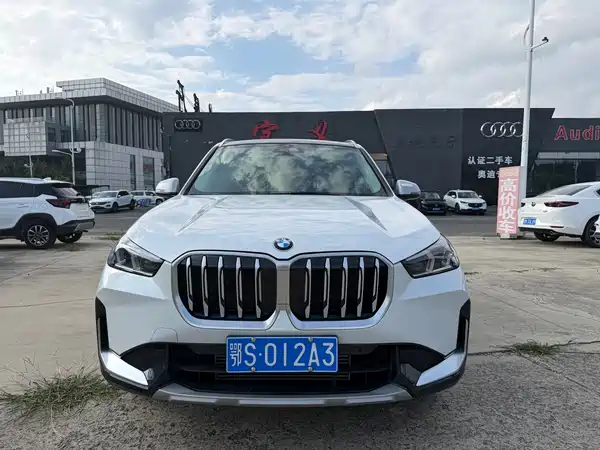 BMW X1 2023, фото 2