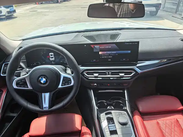 BMW 3 Series 2023, фото 12