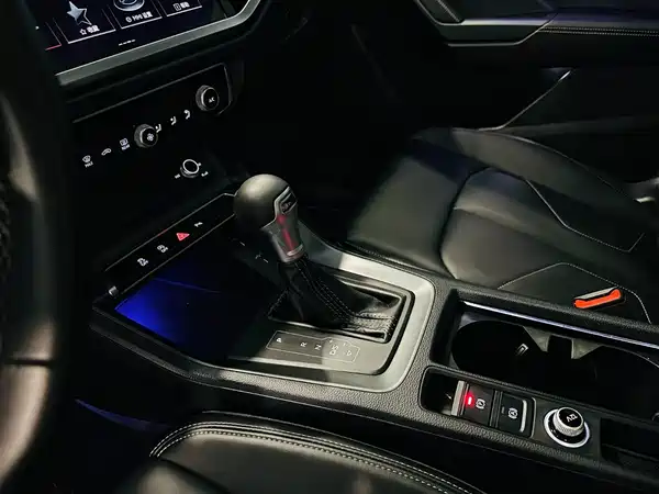 Audi Q3 2024, фото 11