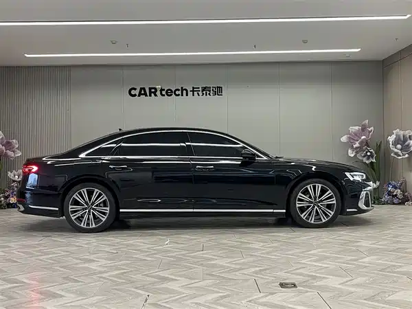 Audi A8 2023, фото 4