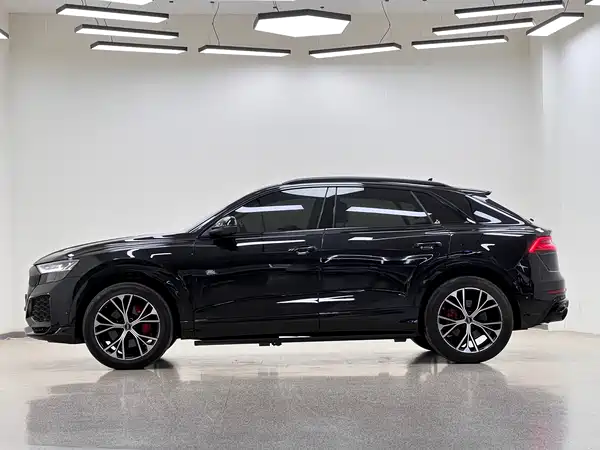 Audi Q8 2022, фото 5
