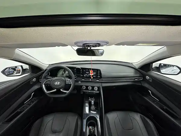 Hyundai Elantra 2023, фото 19