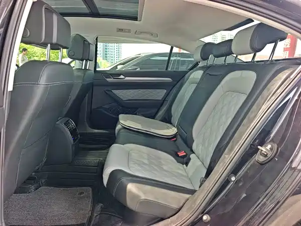 Volkswagen Magotan 2025, фото 16