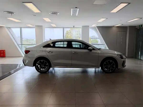 Audi A3 2025, фото 3