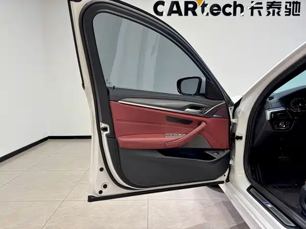 BMW 5 Series 2022, фото 15